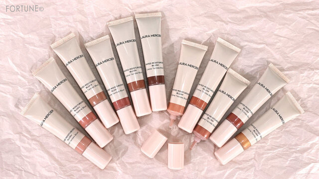 LAURA MERCIER(ローラ メルシエ)新作チーク発売情報&全11色を色比較!人気色予想も♡