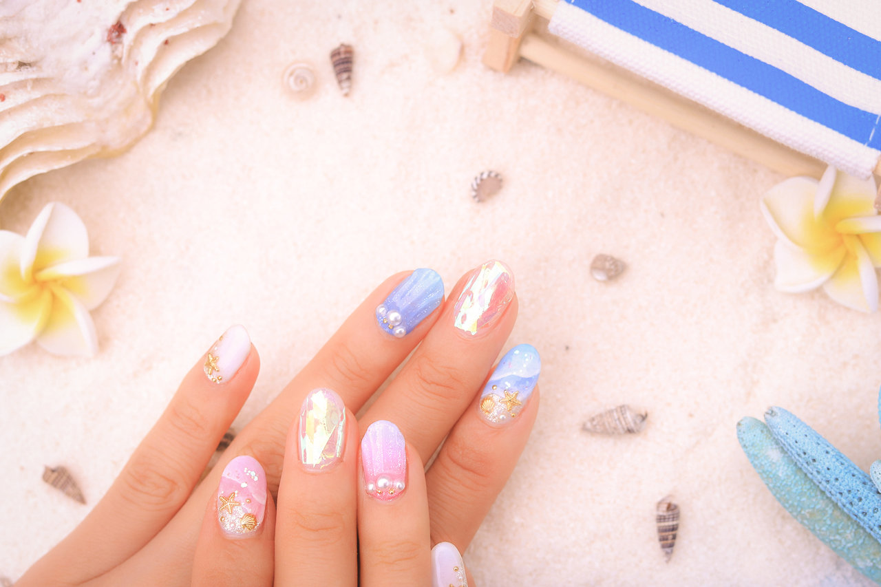 17年夏最新ネイル 涼し気マーブルやトロピカルネイルで夏を満喫 ふぉーちゅん Fortune