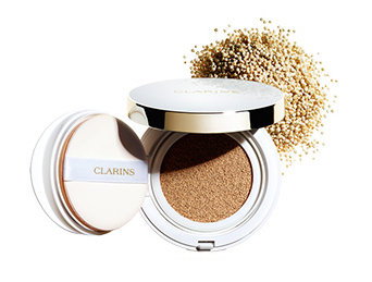 クラランス新作コスメ カバー力ばっちりの エヴァーラスティングクッションファンデーション でナチュラルつや肌を作る 口コミ 画像詳細 ふぉーちゅん