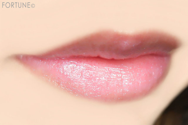 ジバンシイ エレガントな唇へと導くクチュールバーム ローズ パーフェクト 全8色が2 1 新発売 組み合わせても可愛いおすすめ2色をレビュー 画像詳細 ふぉーちゅん Fortune