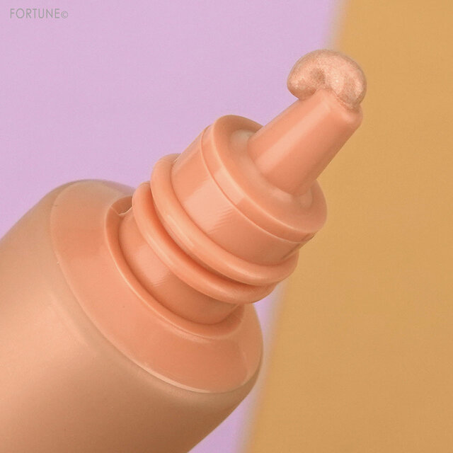 RIMMEL(リンメル)「クリスタル グロウ ベース & ハイライター」