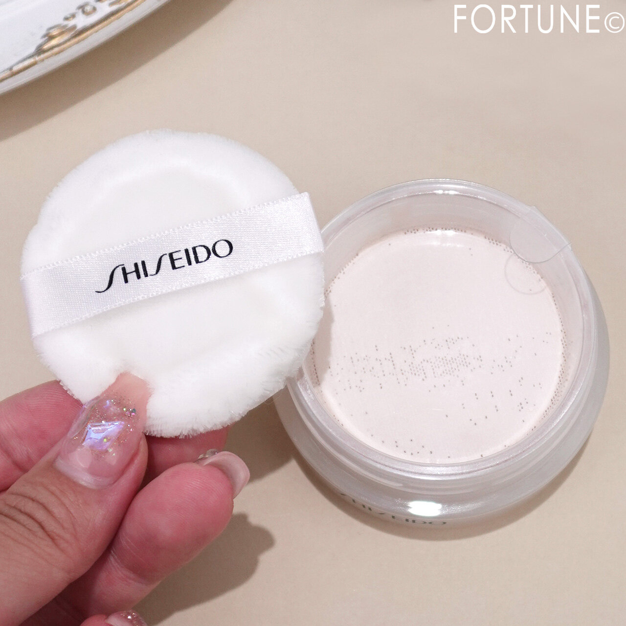 SHISEIDO（資生堂）　エッセンス スキンセッティング パウダー
