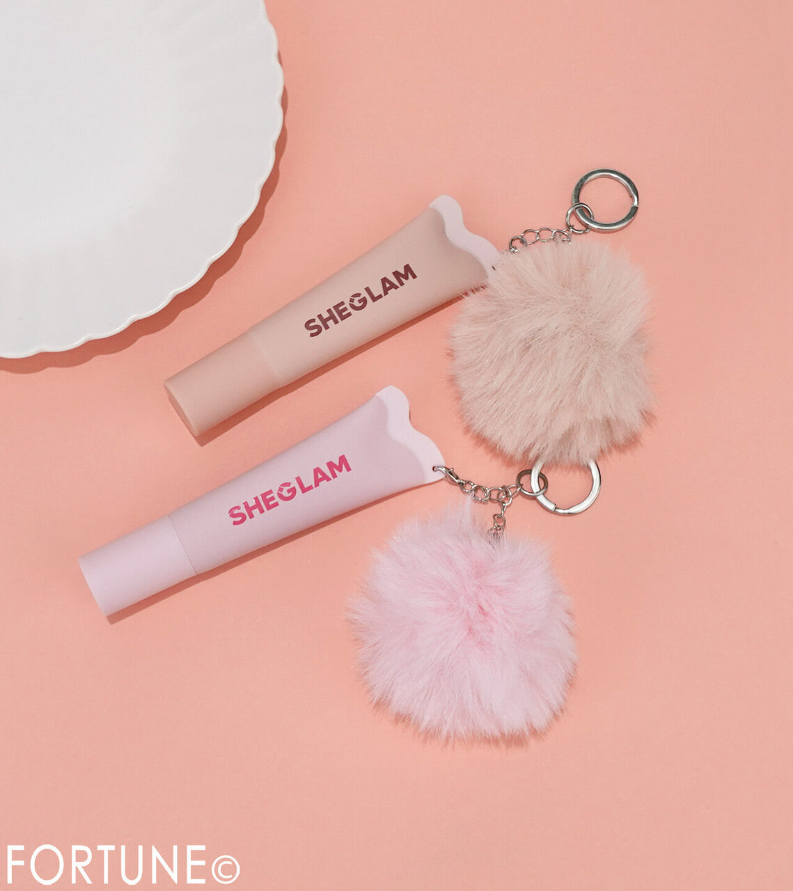SHEGLAM（シーグラム）　2025年夏新作コスメ　Crystal Glaze Moisturizing Lip Care With Keychain（クリスタル グレーズ モイスチャライジング リップ ケア ウィズ キーチェーン）