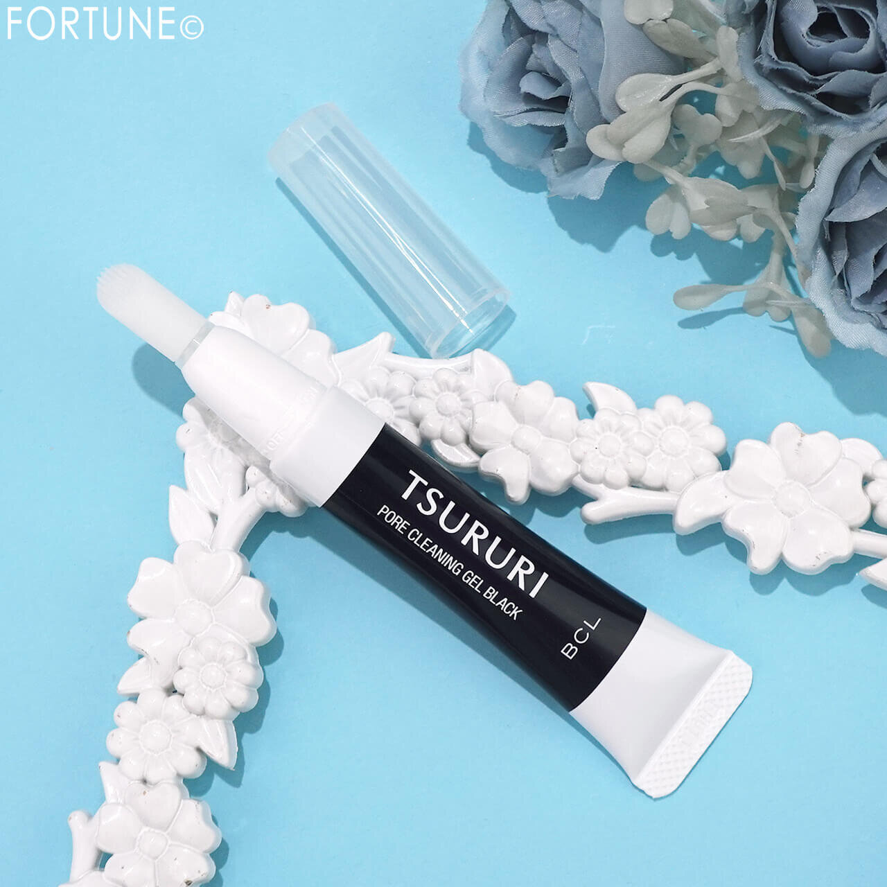 ツルリ　2025年冬新作コスメ　毛穴汚れ分解ジェル ブラック