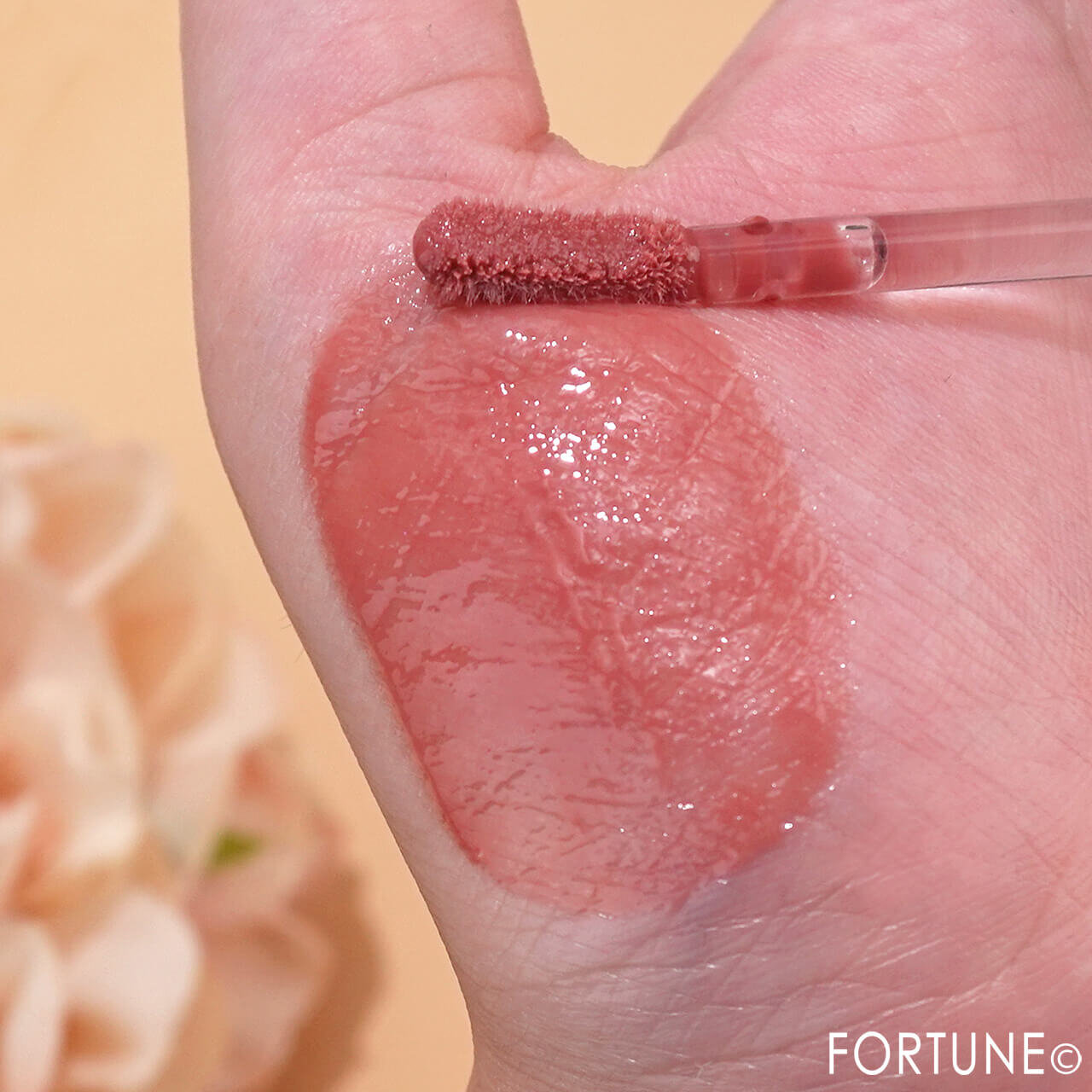 イエベ秋　おすすめリップ　CandyDoll（キャンディドール）　ボリューミングカラーグロス（限定品：03 メープルムード）