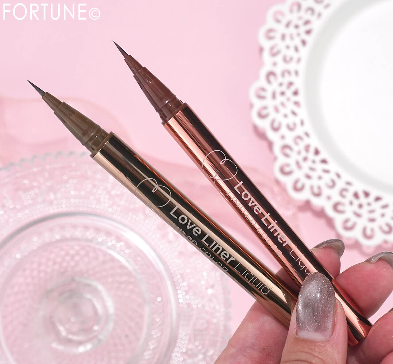 ラブ・ライナー　リキッドアイライナーR5　極細筆　限定色