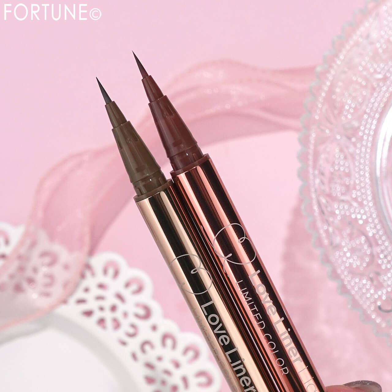 ラブ・ライナー　リキッドアイライナーR5　極細筆　限定色