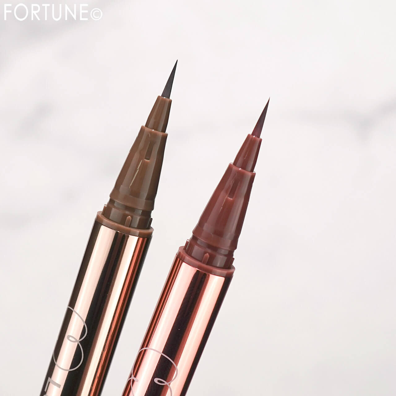 ラブ・ライナー　リキッドアイライナーR5　極細筆　セサミブラウン　カカオブラウン