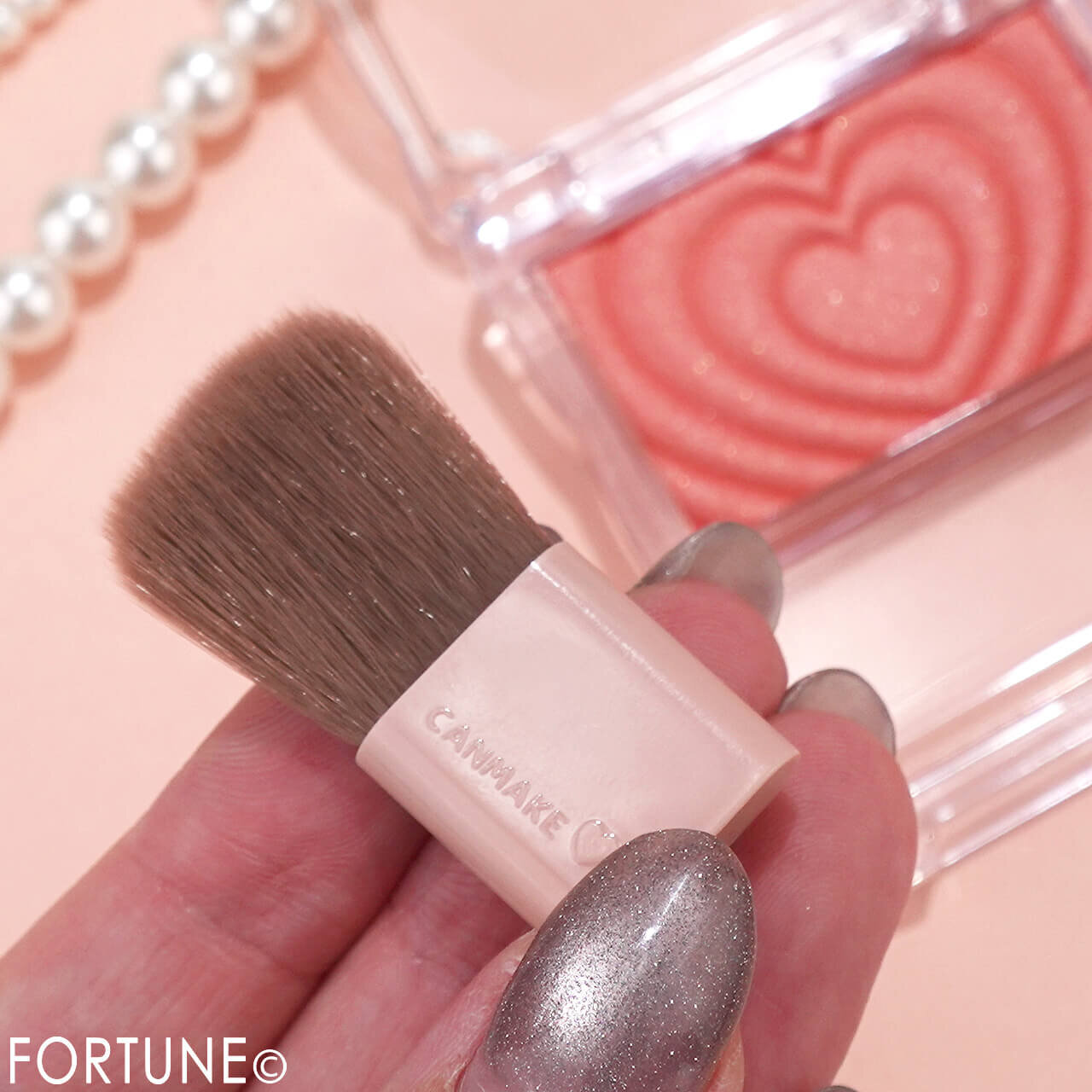 CANMAKE（キャンメイク）　『パウダーチークス』　P06 ジューシーコーラル