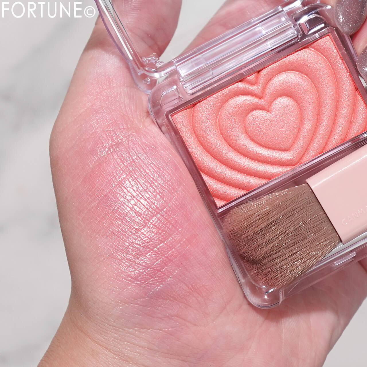 CANMAKE（キャンメイク）　『パウダーチークス』　P06 ジューシーコーラル