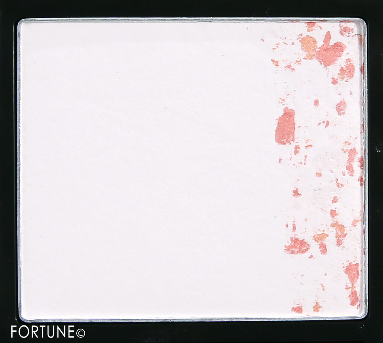 THREE（スリー）　『THREE セイクリッドスペース フェイスパウダー』