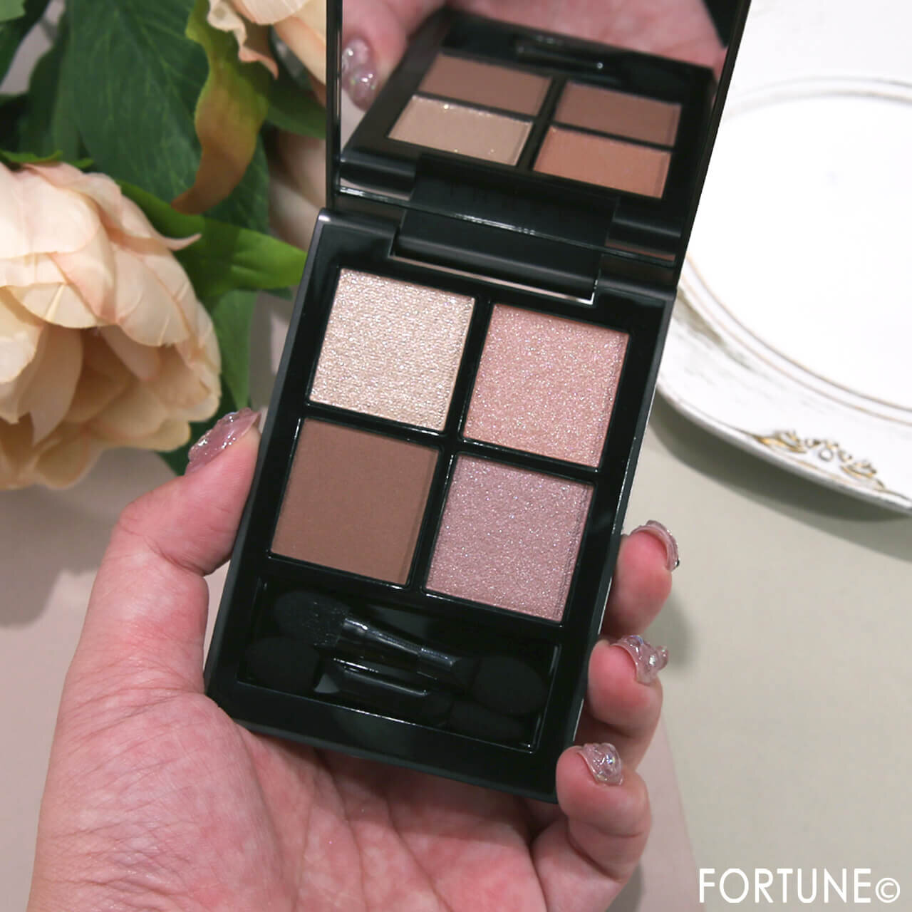 THREE（スリー）　『THREE スターゲージングアイシャドウクアッド』