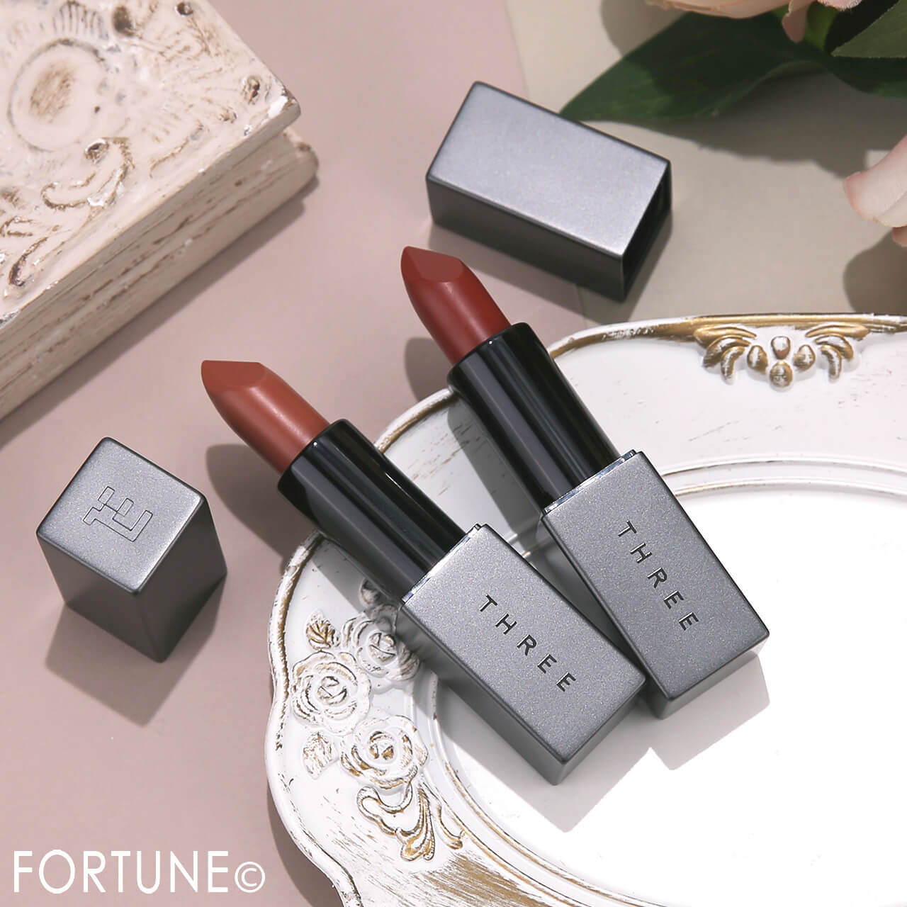 THREE（スリー）　『THREE ドリームオン アリューリング リップスティック』