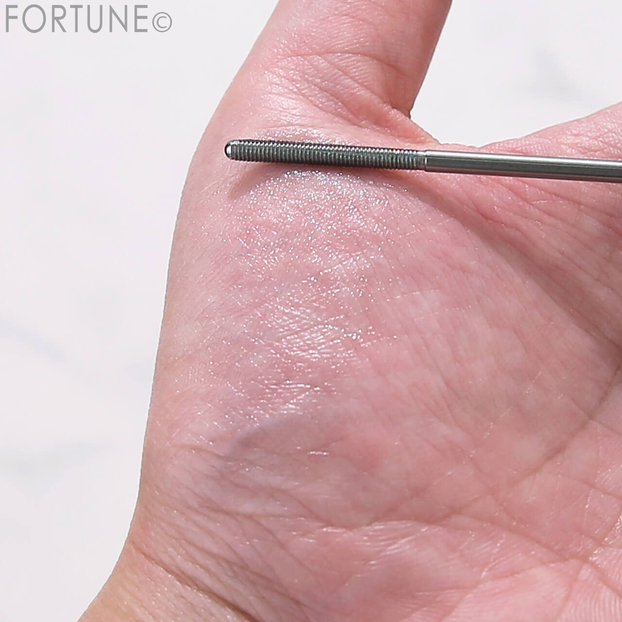 CANMAKE（キャンメイク）　『メタルックマスカラ～クリアルック～』