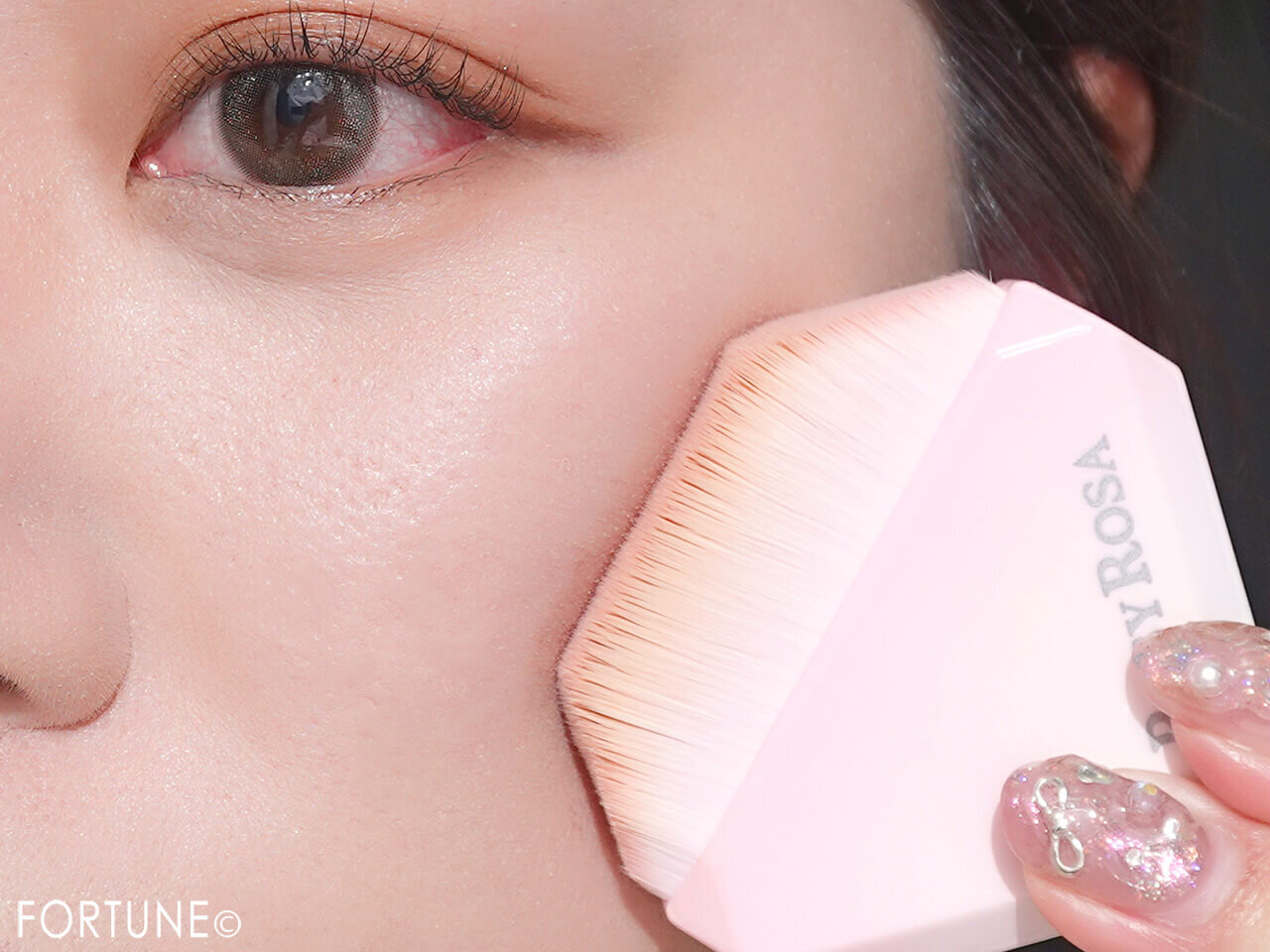 ROSY ROSA（ロージーローザ）　　『スタンディングフェイスブラシ』