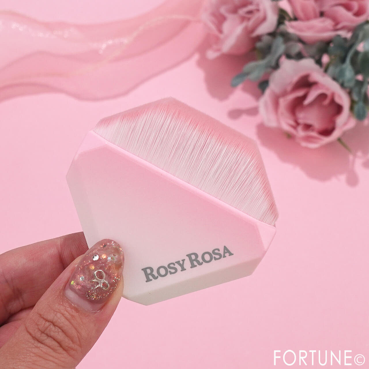 ROSY ROSA（ロージーローザ）　　『スタンディングフェイスブラシ』