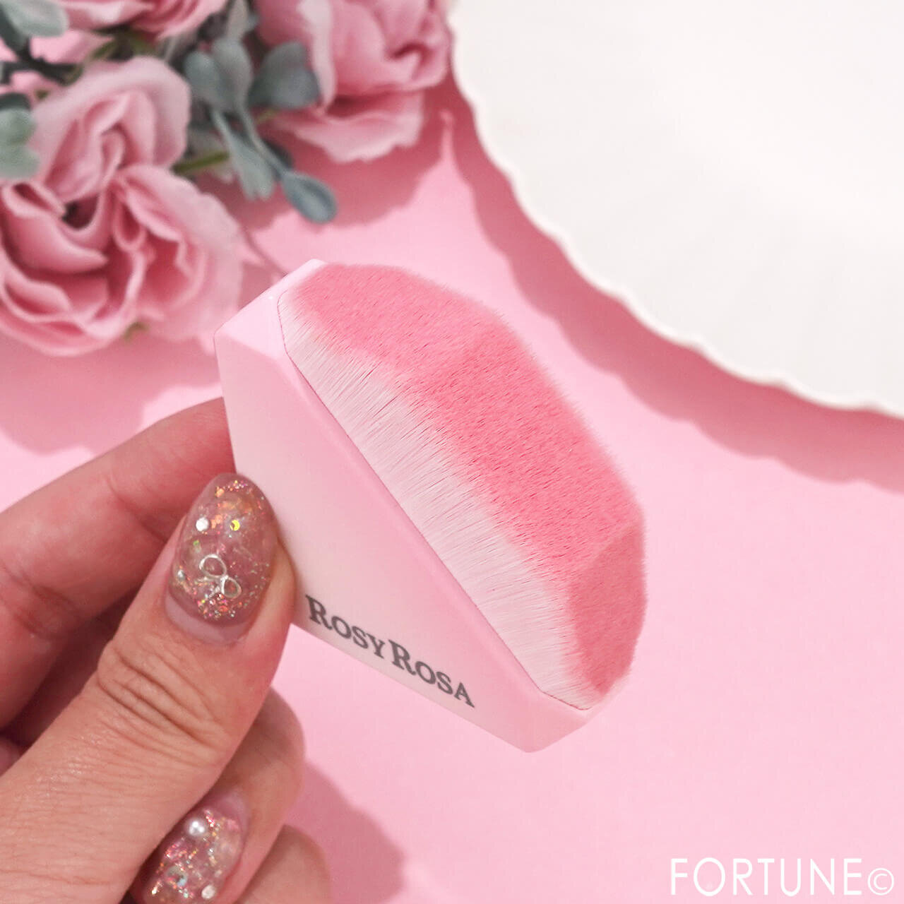 ROSY ROSA（ロージーローザ）　　『スタンディングフェイスブラシ』