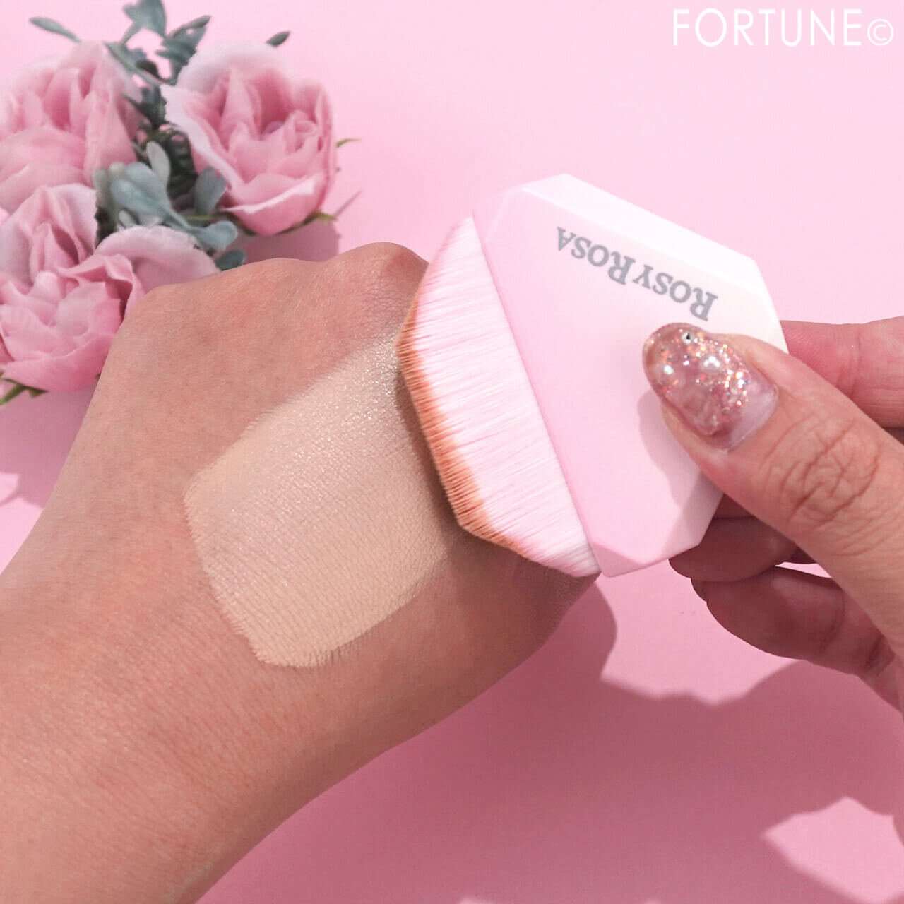 ROSY ROSA（ロージーローザ）　　『スタンディングフェイスブラシ』