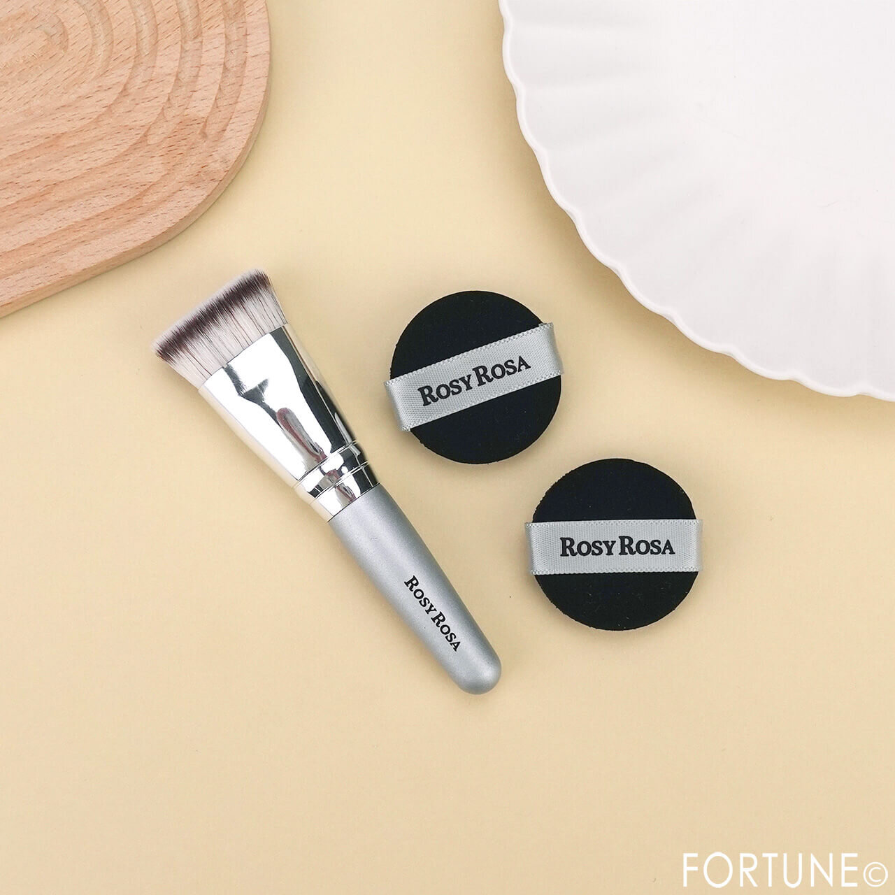 ROSY ROSA（ロージーローザ）　『マルチファンデブラシ＆パフ＜プチサイズ＞』