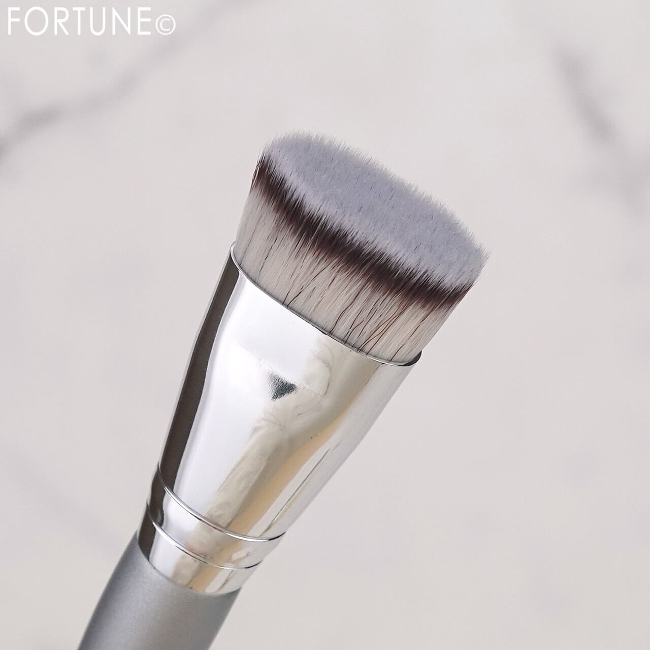 ROSY ROSA（ロージーローザ）　『マルチファンデブラシ＆パフ＜プチサイズ＞』　マルチファンデブラシ