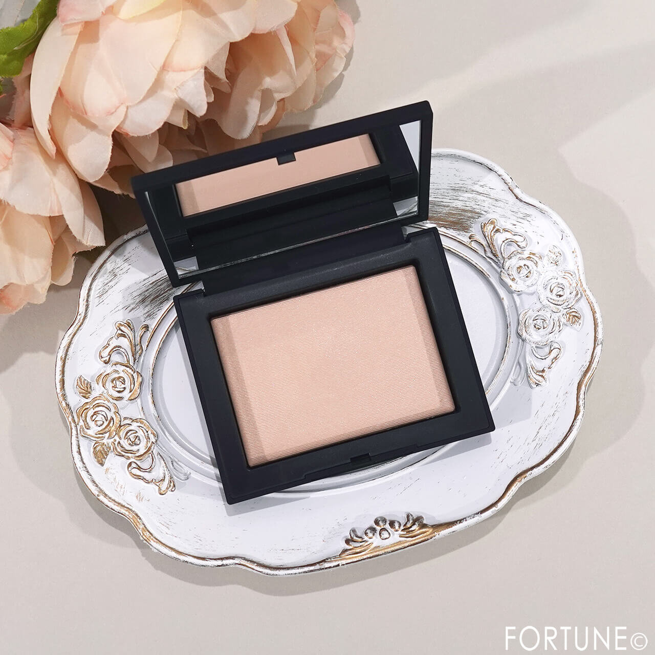 NARS（ナーズ）　ライトリフレクティングセッティングパウダー プレスト N　新色　「05555」