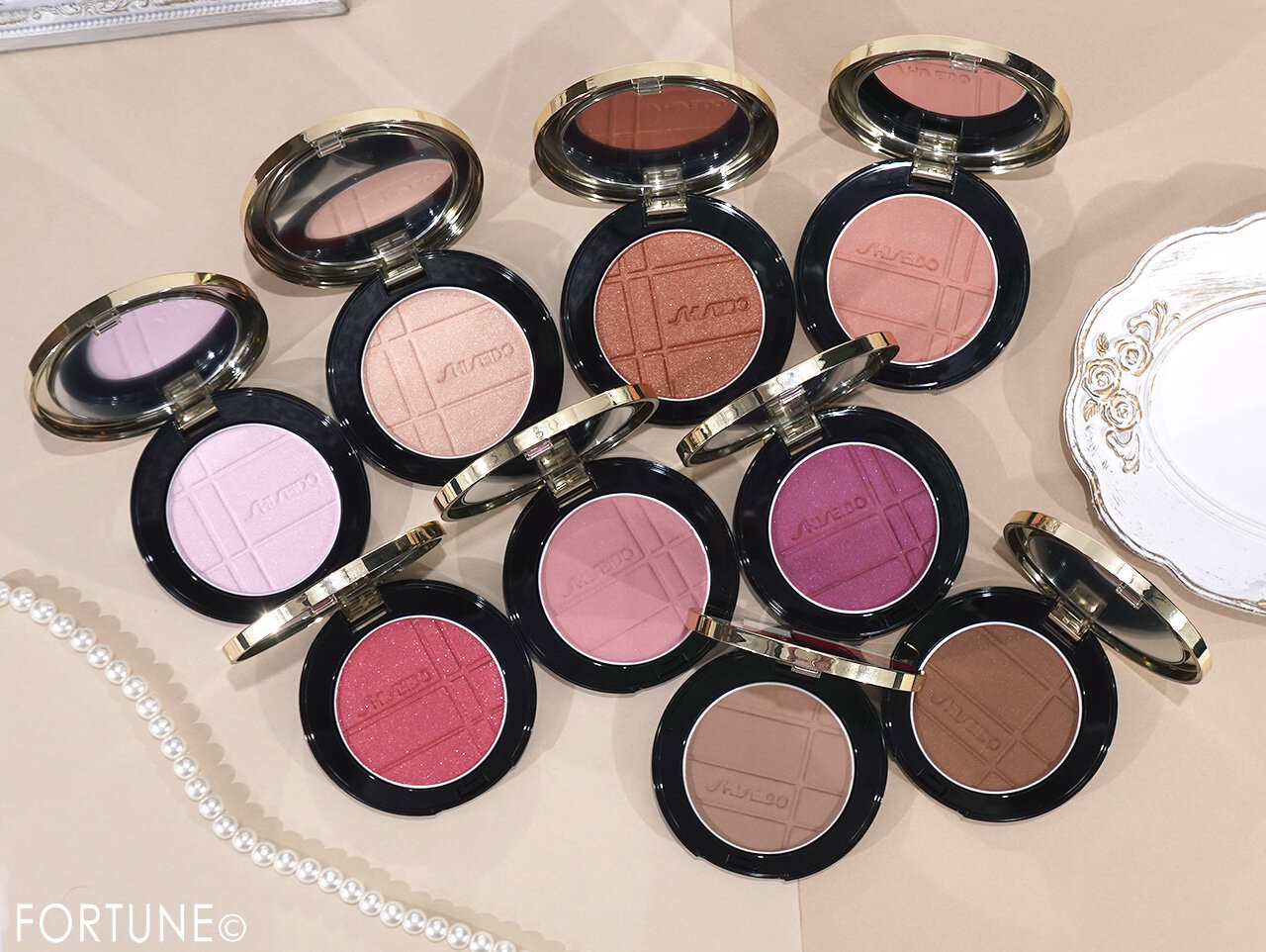 SHISEIDO（資生堂）　カラー＋グロウ エンハンサー　アイシャドウにおすすめ