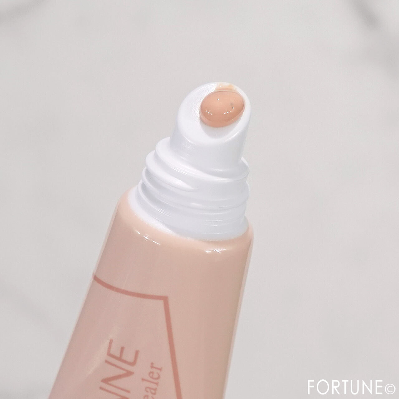 CEZANNE（セザンヌ）　『セザンヌ　毛穴レスコンシーラー』