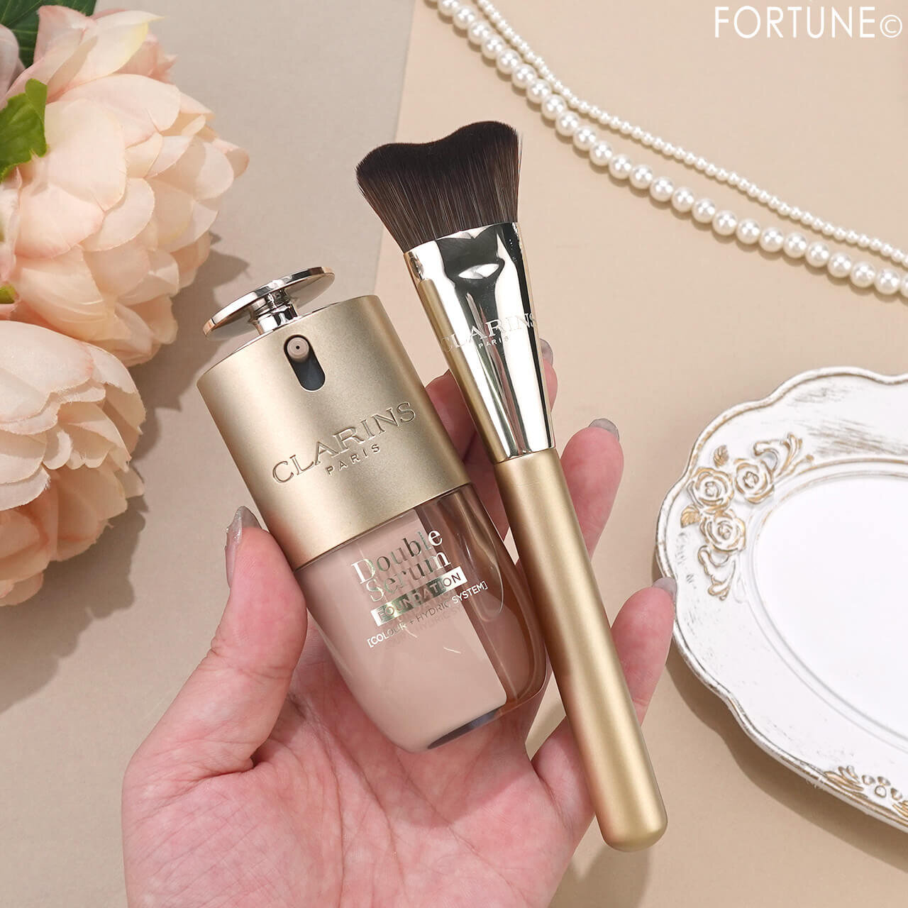 CLARINS（クラランス）　2026年春新作コスメ　『ダブル セーラム ファンデーション』　『カッサ ファンデーションブラシ』