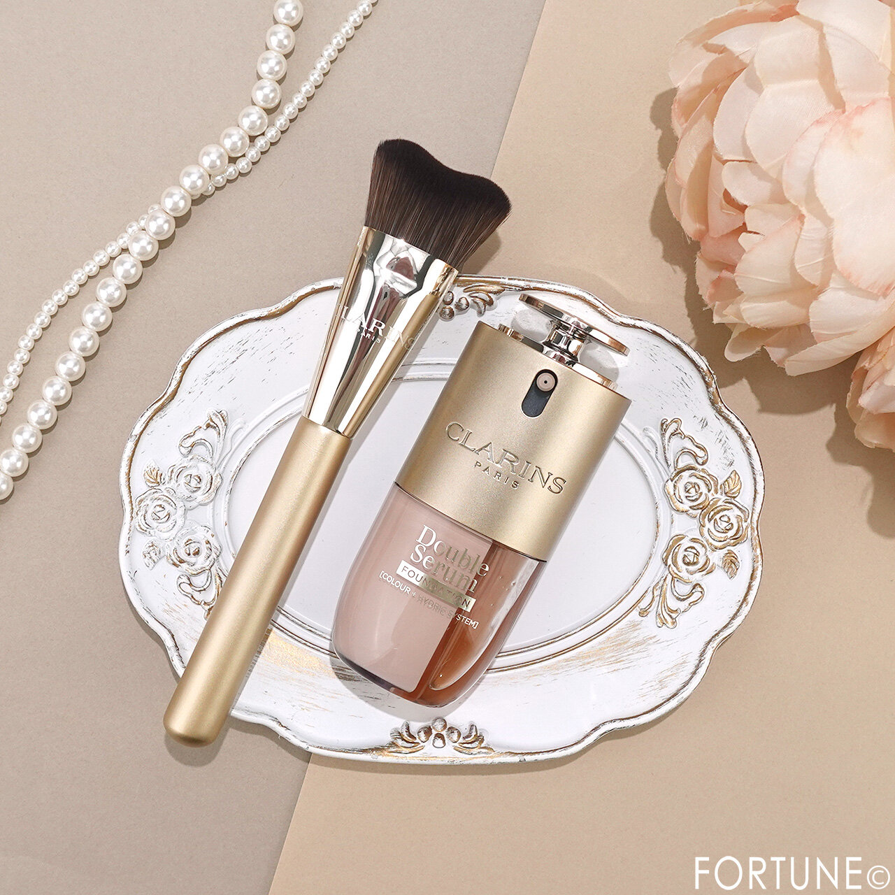 CLARINS（クラランス） 2026年春新作コスメ　『ダブル セーラム ファンデーション』　『カッサ ファンデーションブラシ』