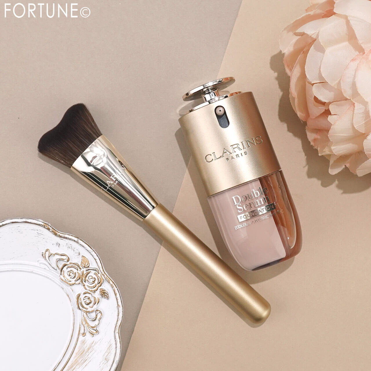 CLARINS（クラランス）　2026年春新作コスメ　『ダブル セーラム ファンデーション』　『カッサ ファンデーションブラシ』
