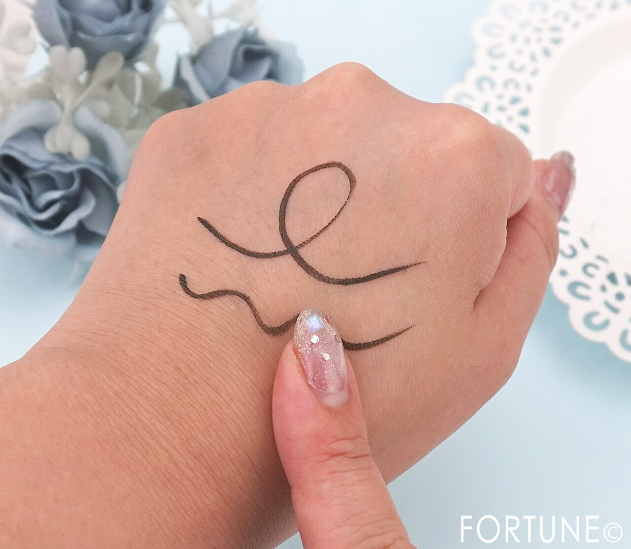 CEZANNE（セザンヌ）　『セザンヌ　極細アイライナーEXプラス』