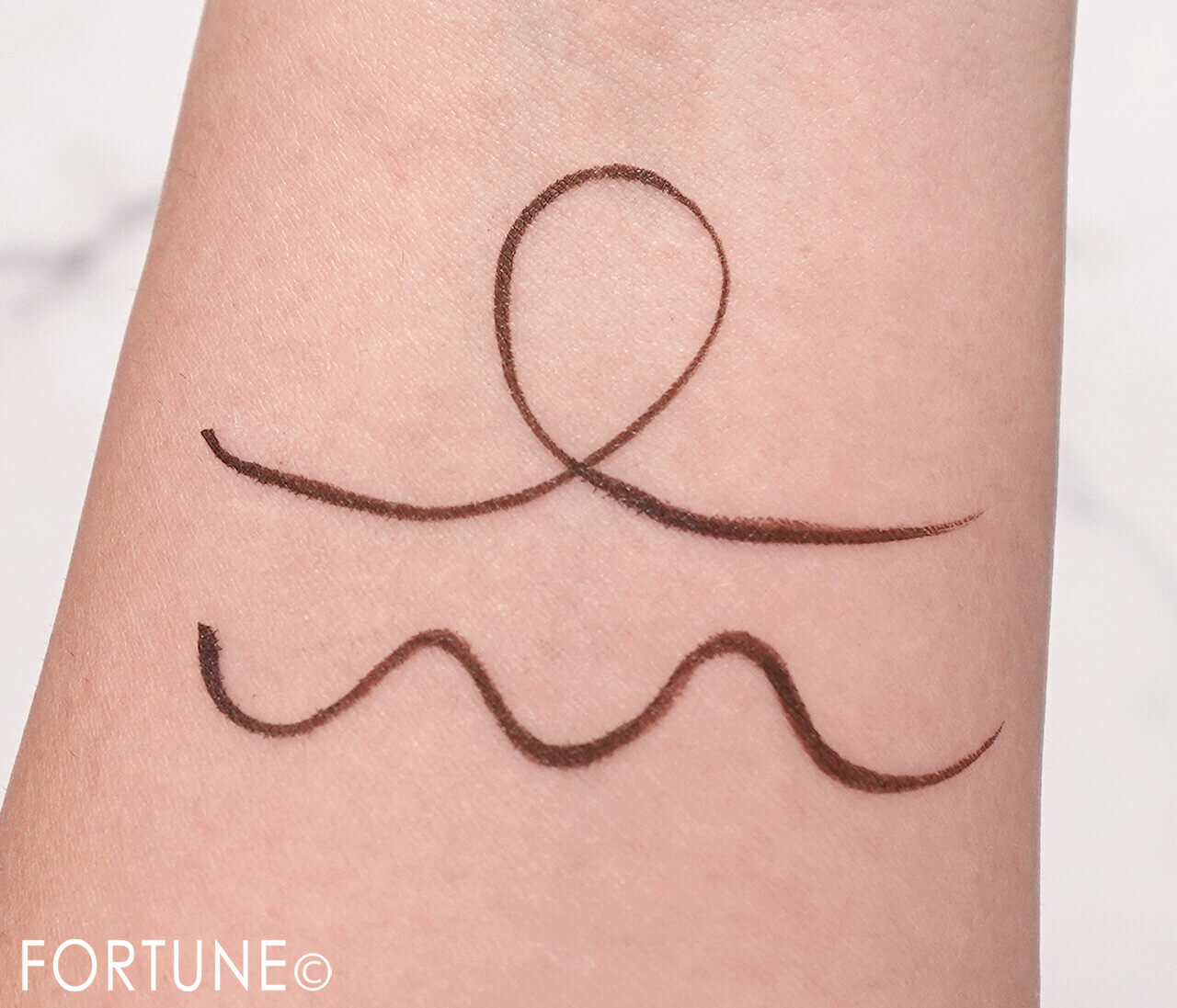 CEZANNE（セザンヌ）　『セザンヌ　極細アイライナーEXプラス』　00