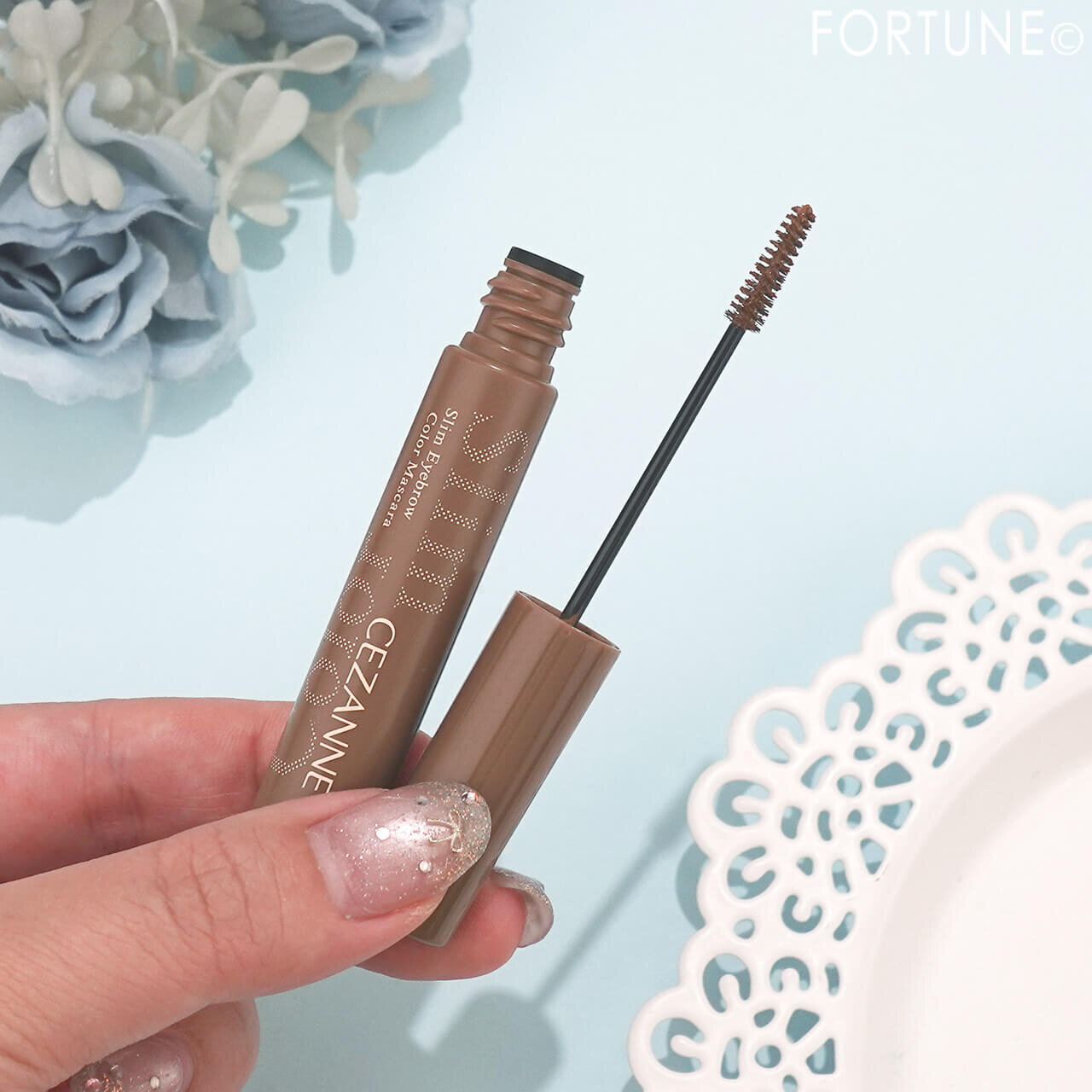 CEZANNE（セザンヌ）　『セザンヌ　極細アイブロウマスカラ』　