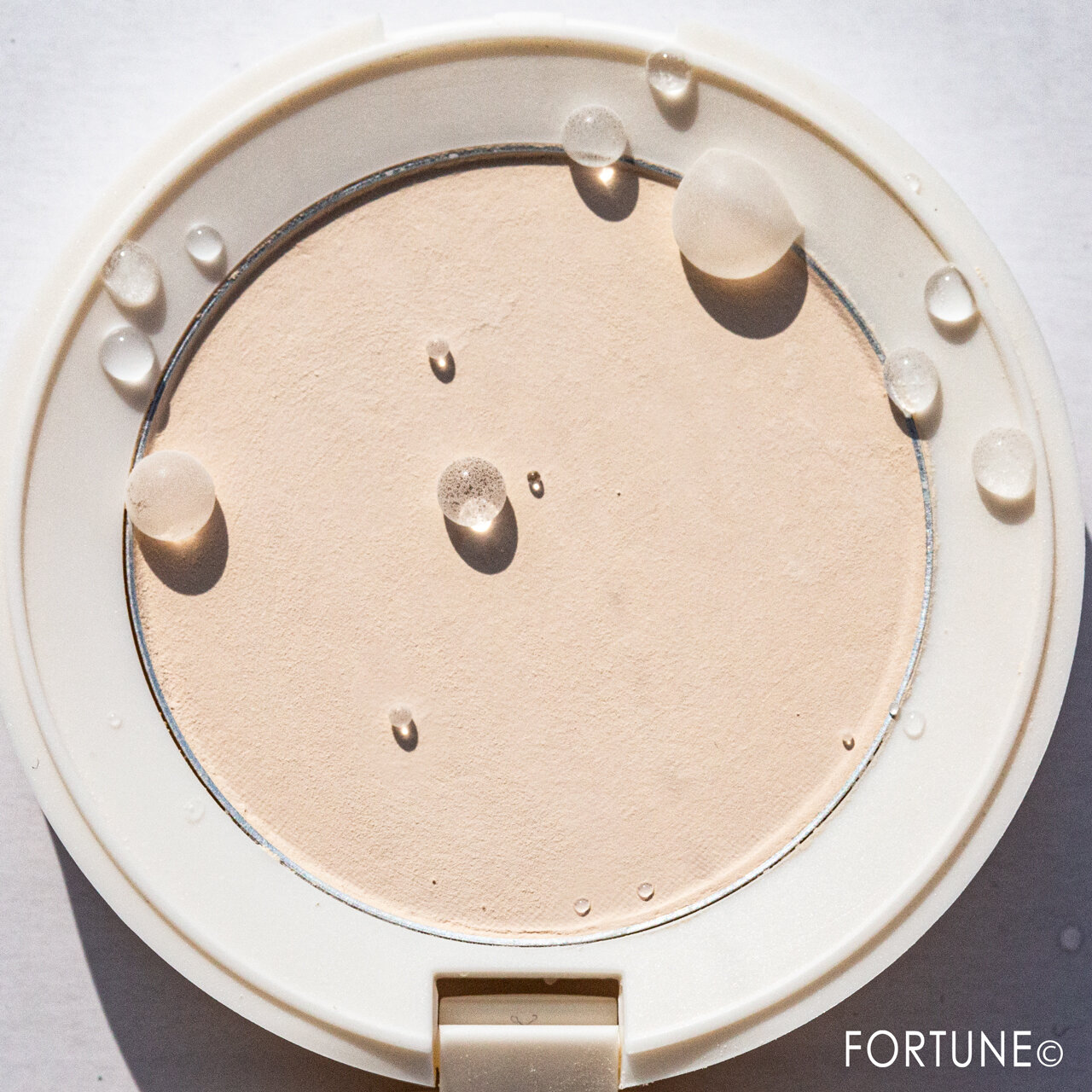 SRICHAND（シーチャン）　プレストUVトランスルーセントパウダー