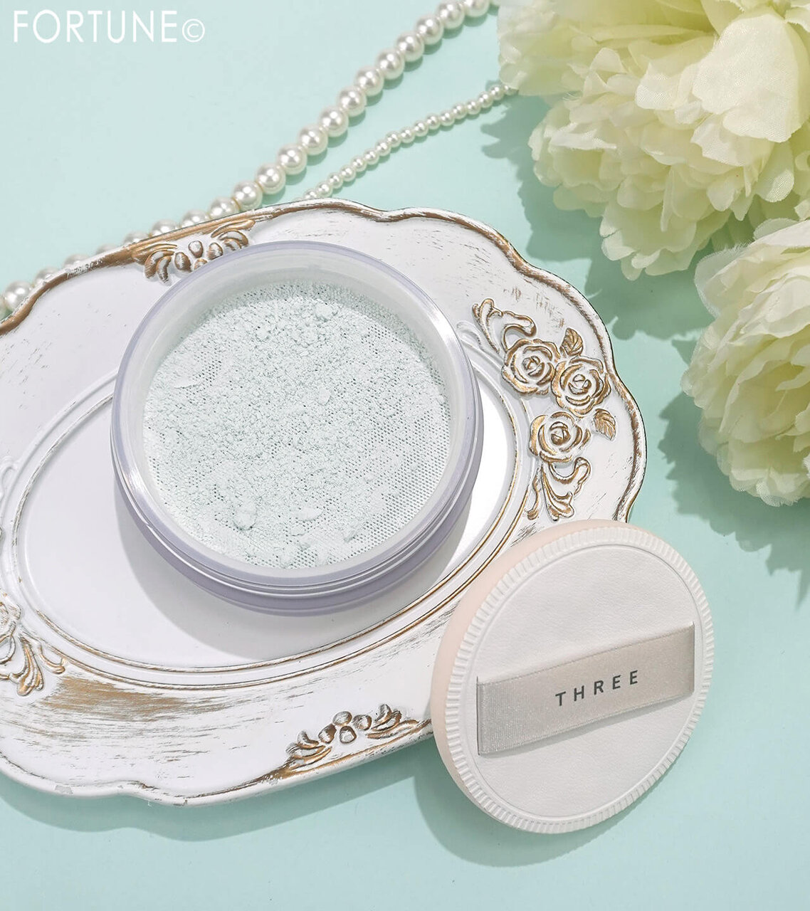 THREE（スリー）　　2026年夏新作コスメ　『THREE アドバンスドエシリアルスムースオペレーター ルースパウダー』