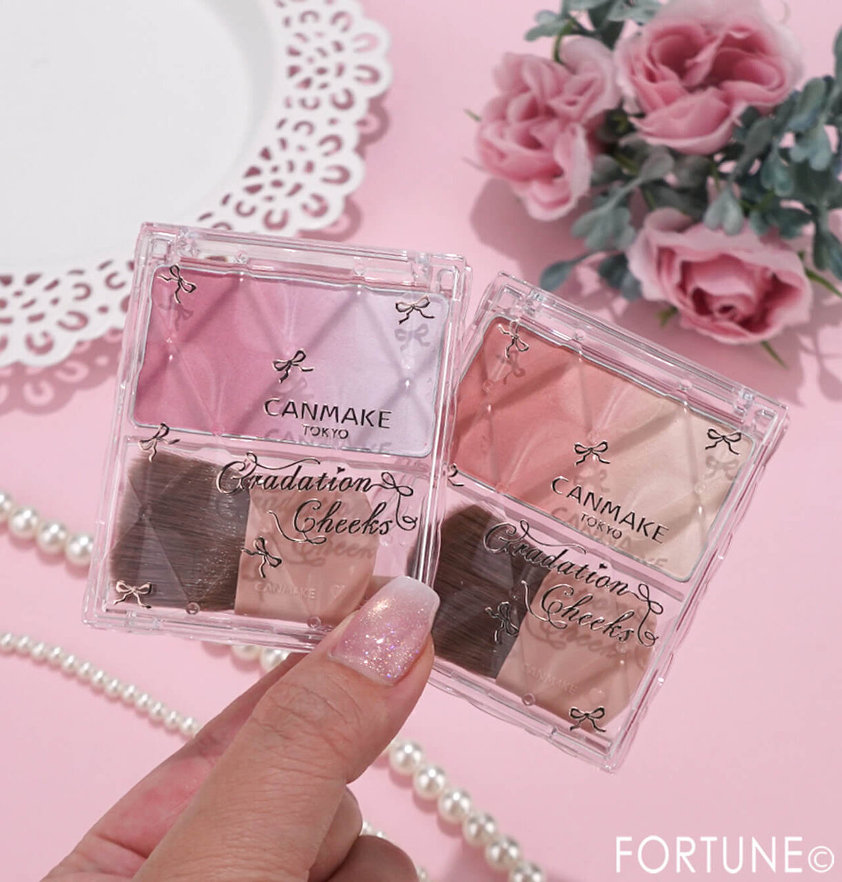 CANMAKE（キャンメイク）　『グラデーションチークス』　