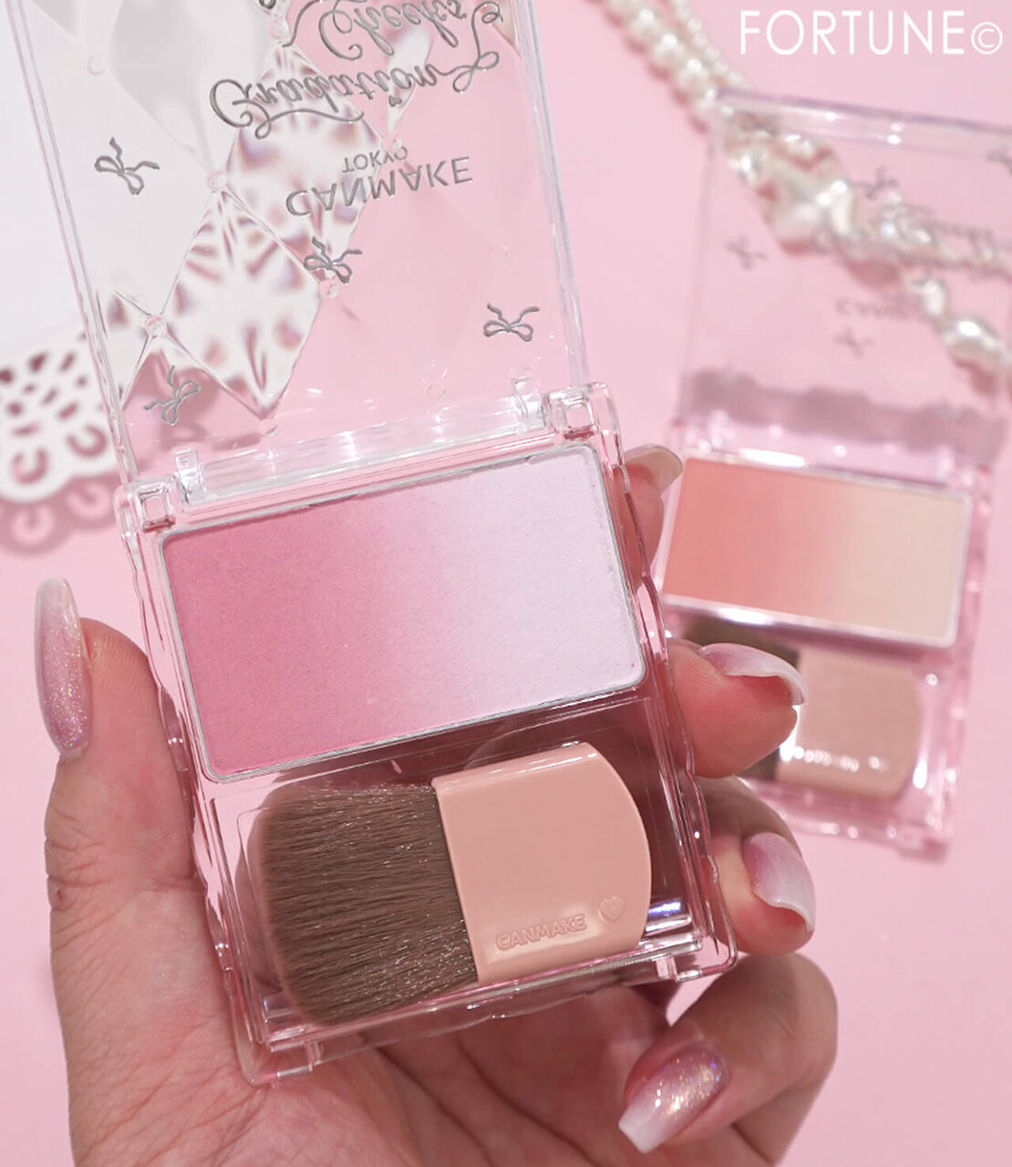 CANMAKE（キャンメイク）　『グラデーションチークス』　