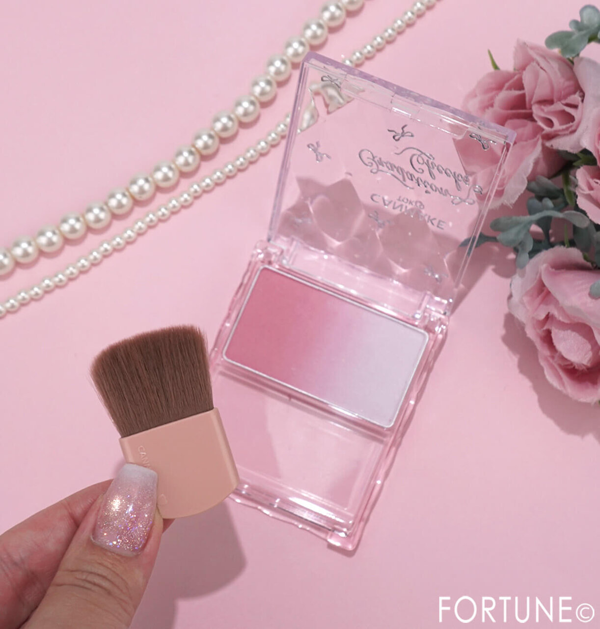 CANMAKE（キャンメイク）　『グラデーションチークス』　