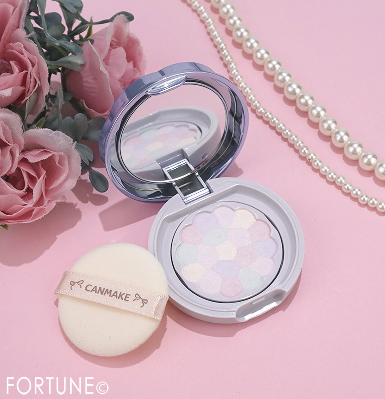 CANMAKE（キャンメイク）　『イルミネイティングフィニッシュパウダー 〜Abloom〜 mini』