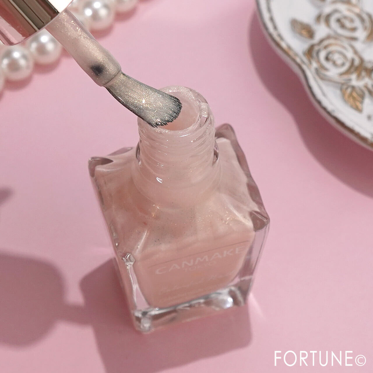 CANMAKE（キャンメイク）　『カラフルネイルズ』　