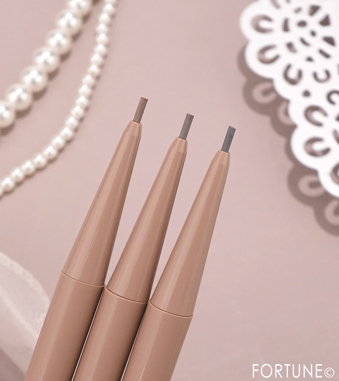 KiSS（キス）　『キス　うす眉メーカー ペンシル』