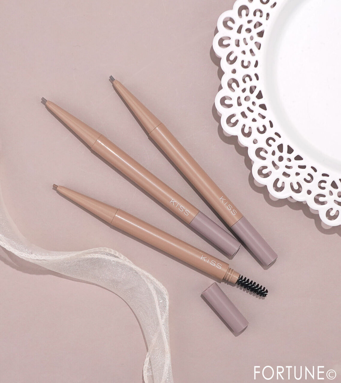 KiSS（キス）　2026年夏新作コスメ　『キス　うす眉メーカー ペンシル』　