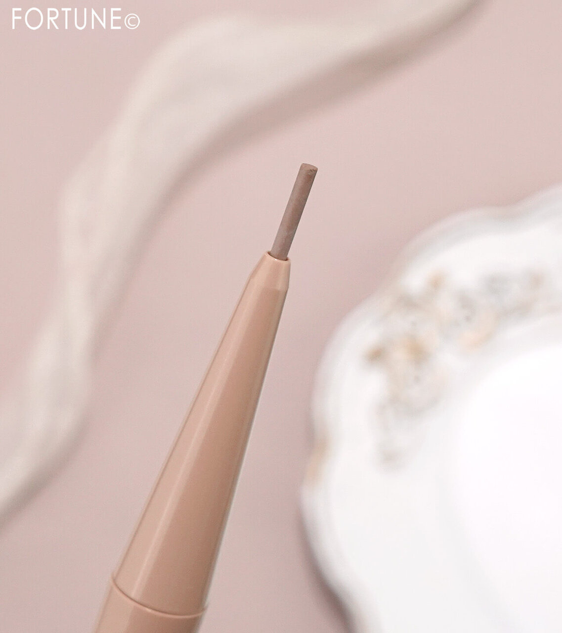 KiSS（キス）　『キス　うす眉メーカー ペンシル』