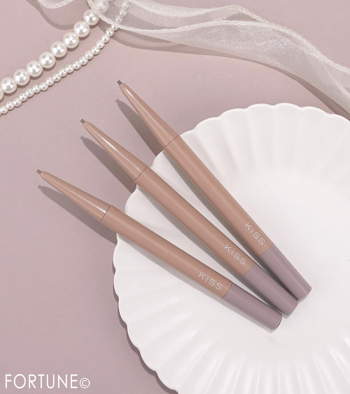 KiSS（キス）　2026年夏新作コスメ　『キス　うす眉メーカー ペンシル』