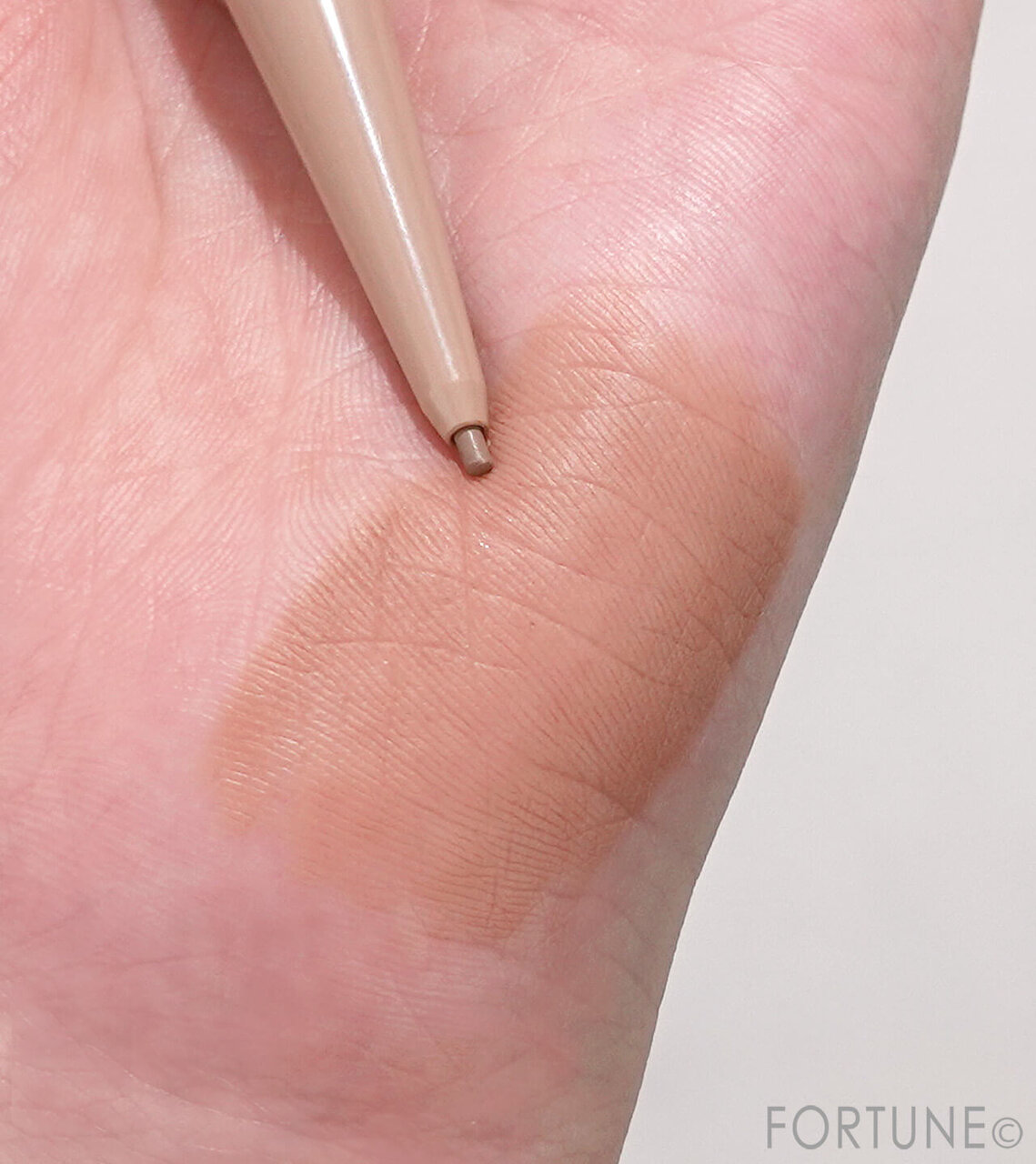 KiSS（キス）　『キス　うす眉メーカー ペンシル』