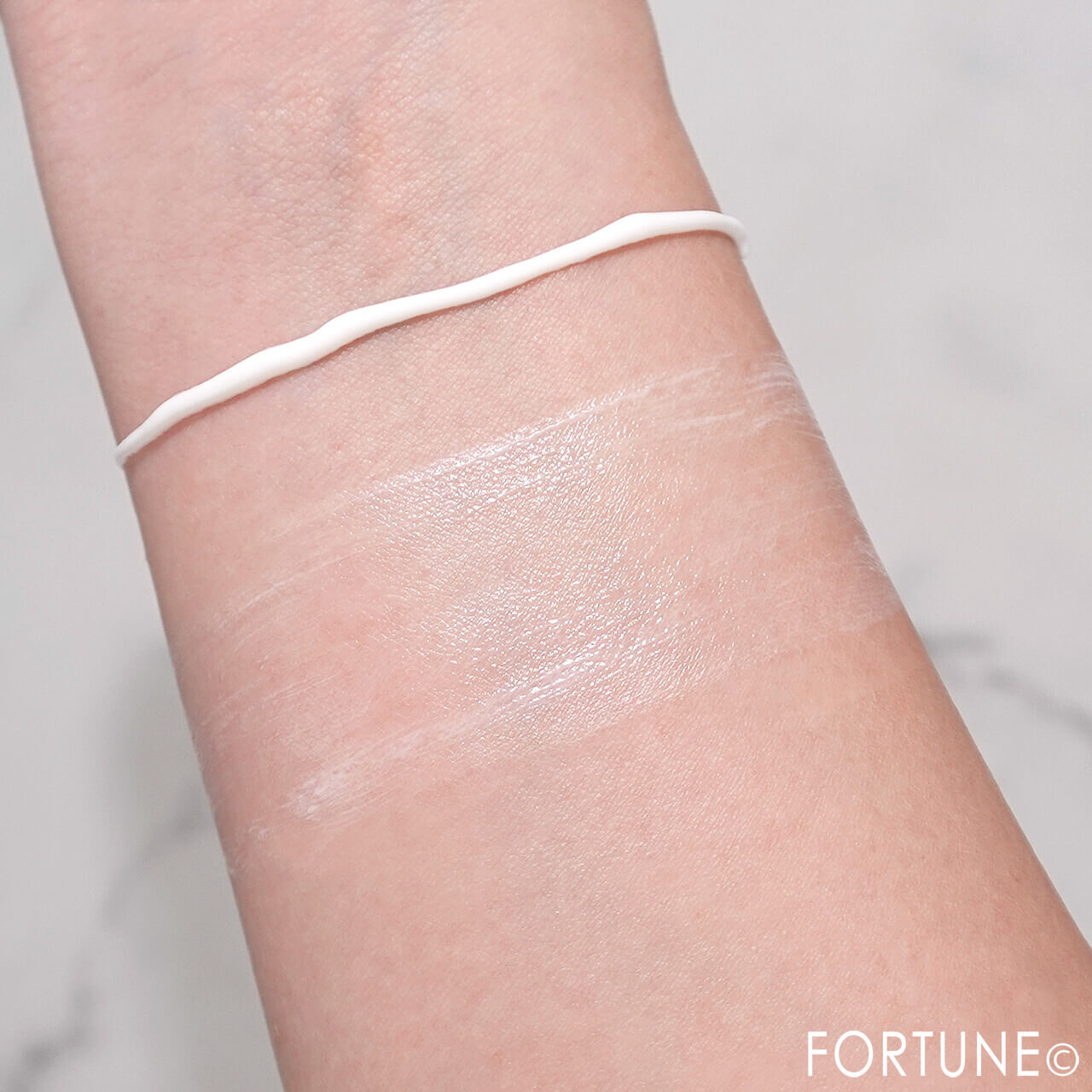 CANMAKE（キャンメイク）　『マーメイドスキンジェルUV（オイルブロック）』 01