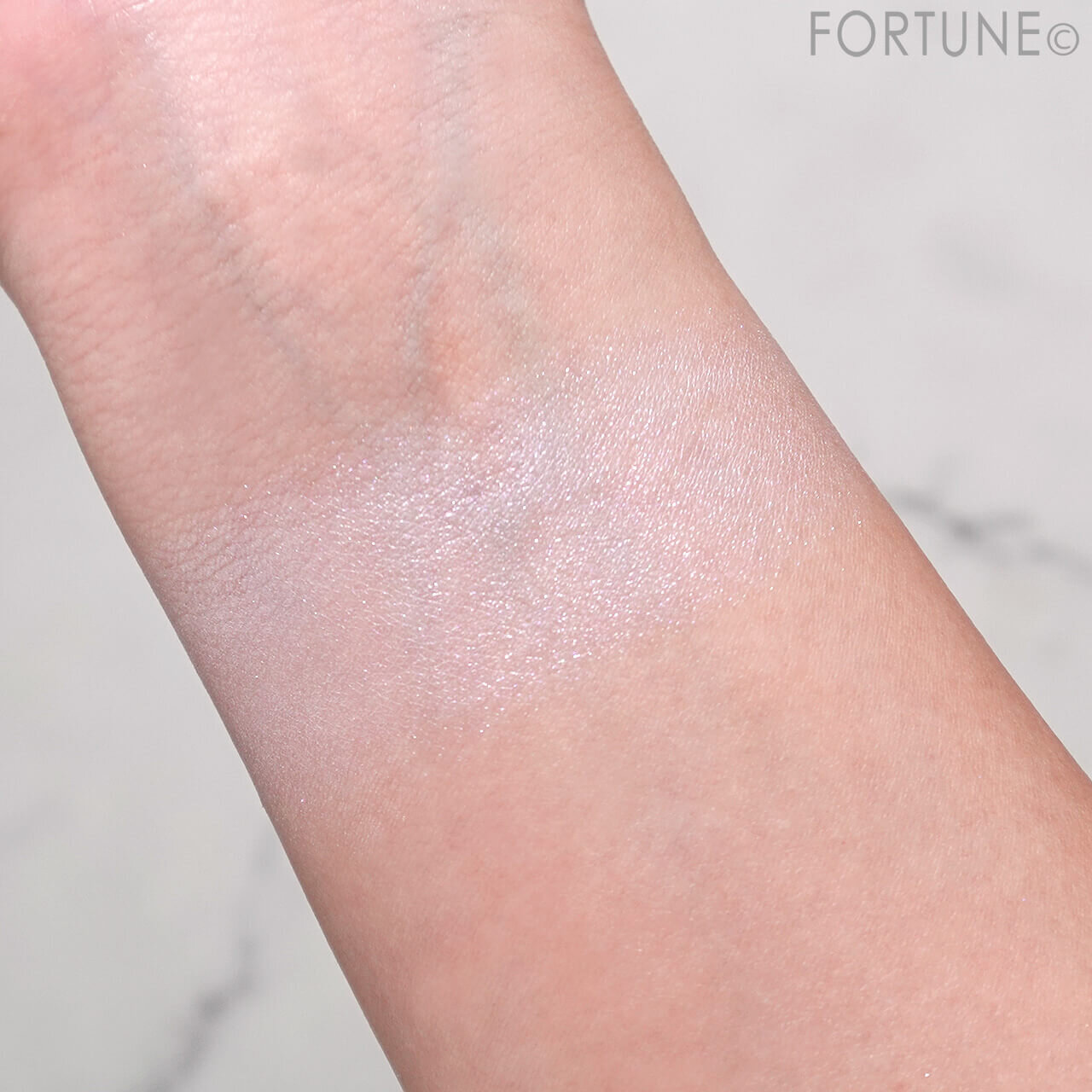 CANMAKE（キャンメイク）　『むにゅっとハイライター』　05