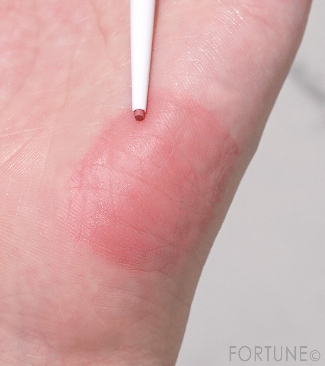 CANMAKE（キャンメイク） 『クリーミータッチライナー　シアー』　01