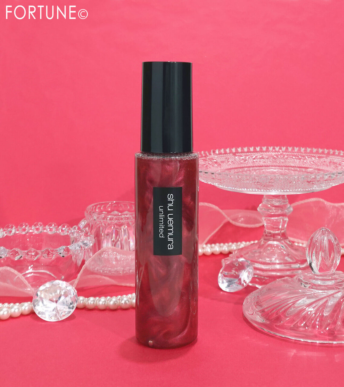 shu uemura（シュウ ウエムラ）　2026年夏新作コスメ　『アンリミテッド メイクアップ フィックス ミスト レッド』