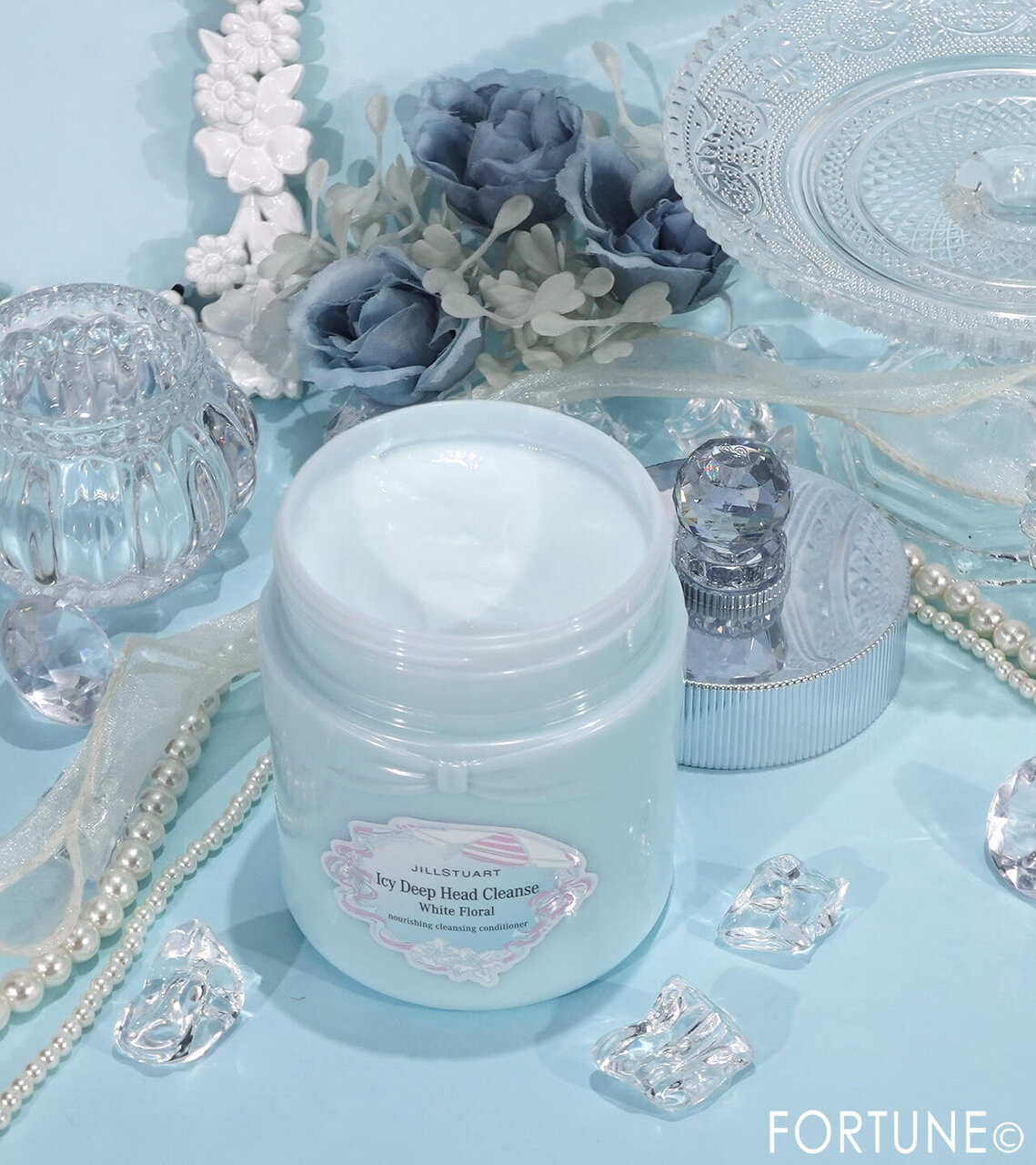 JILL STUART Beauty（ジルスチュアート　ビューティ）『ジルスチュアート　ホワイトフローラル　アイシーディープヘッドクレンズ』　　
